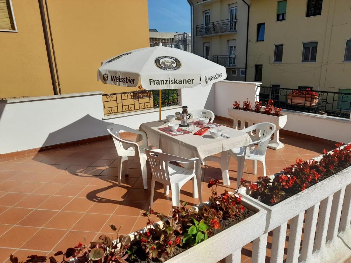 Casa El Paso Apartman Padenghe sul Garda Kültér fotó